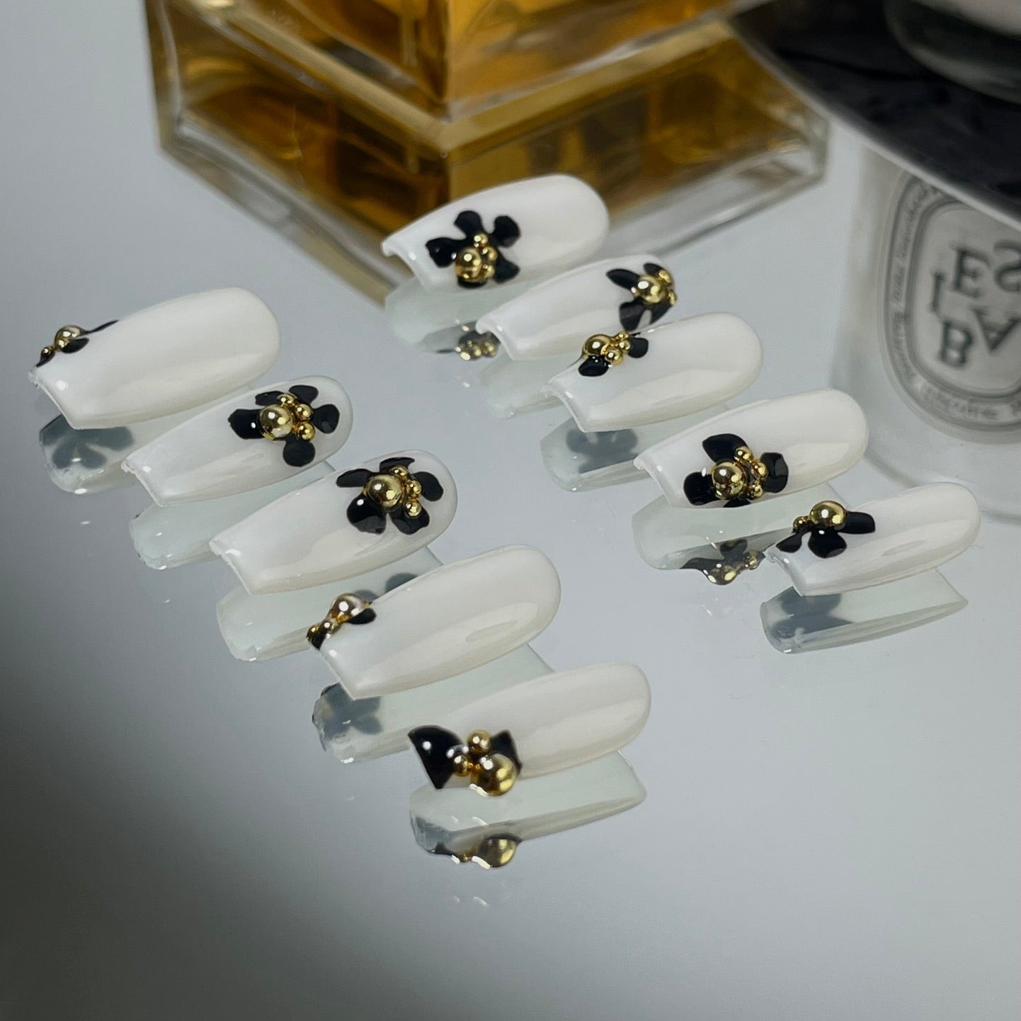 【Ebony Petal】