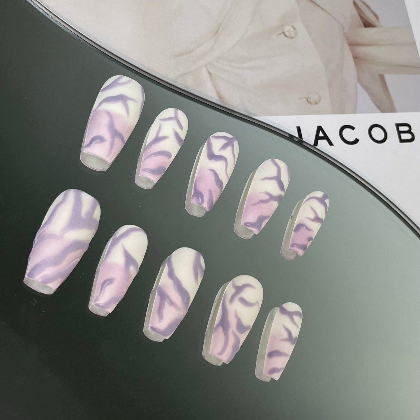 【Mystic Mauve】