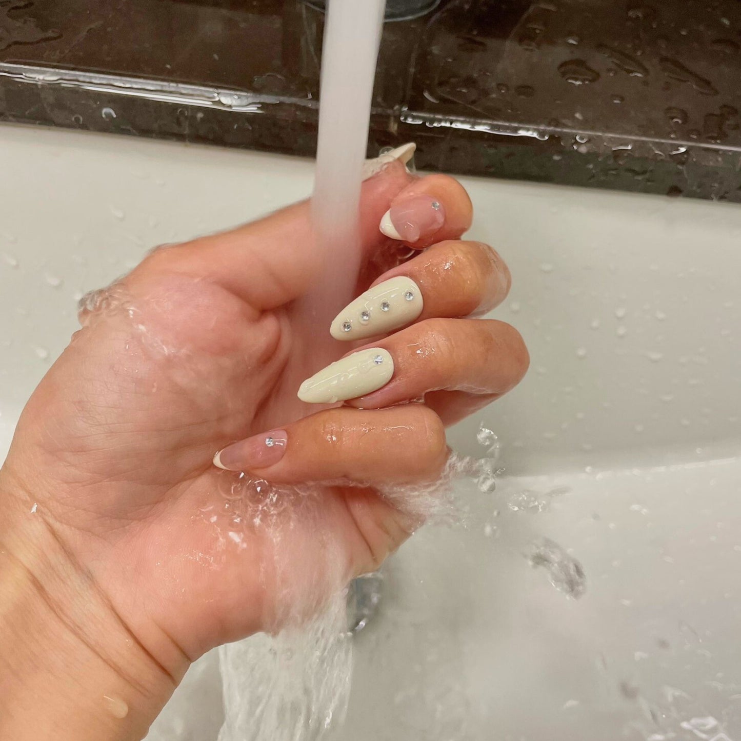 【Sunkissed Nails】