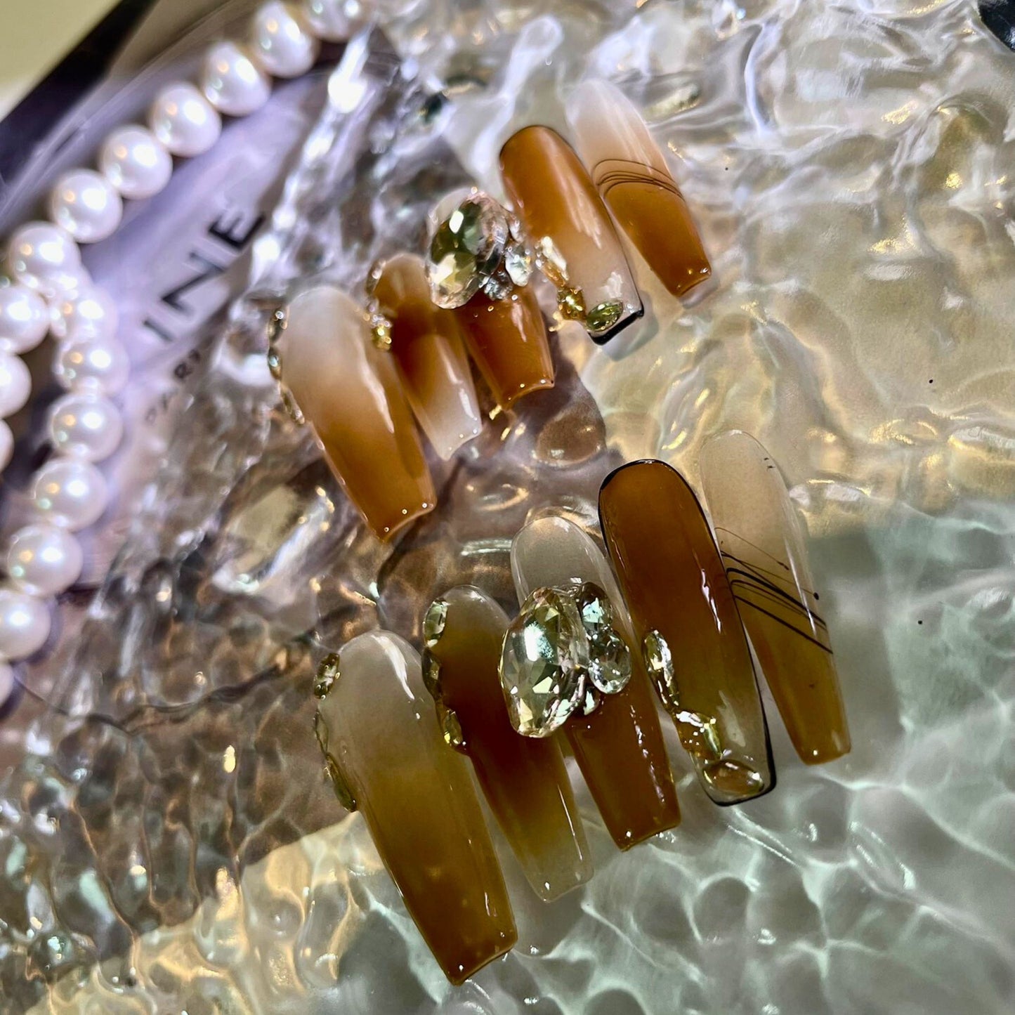 【Champagne Cheers】
