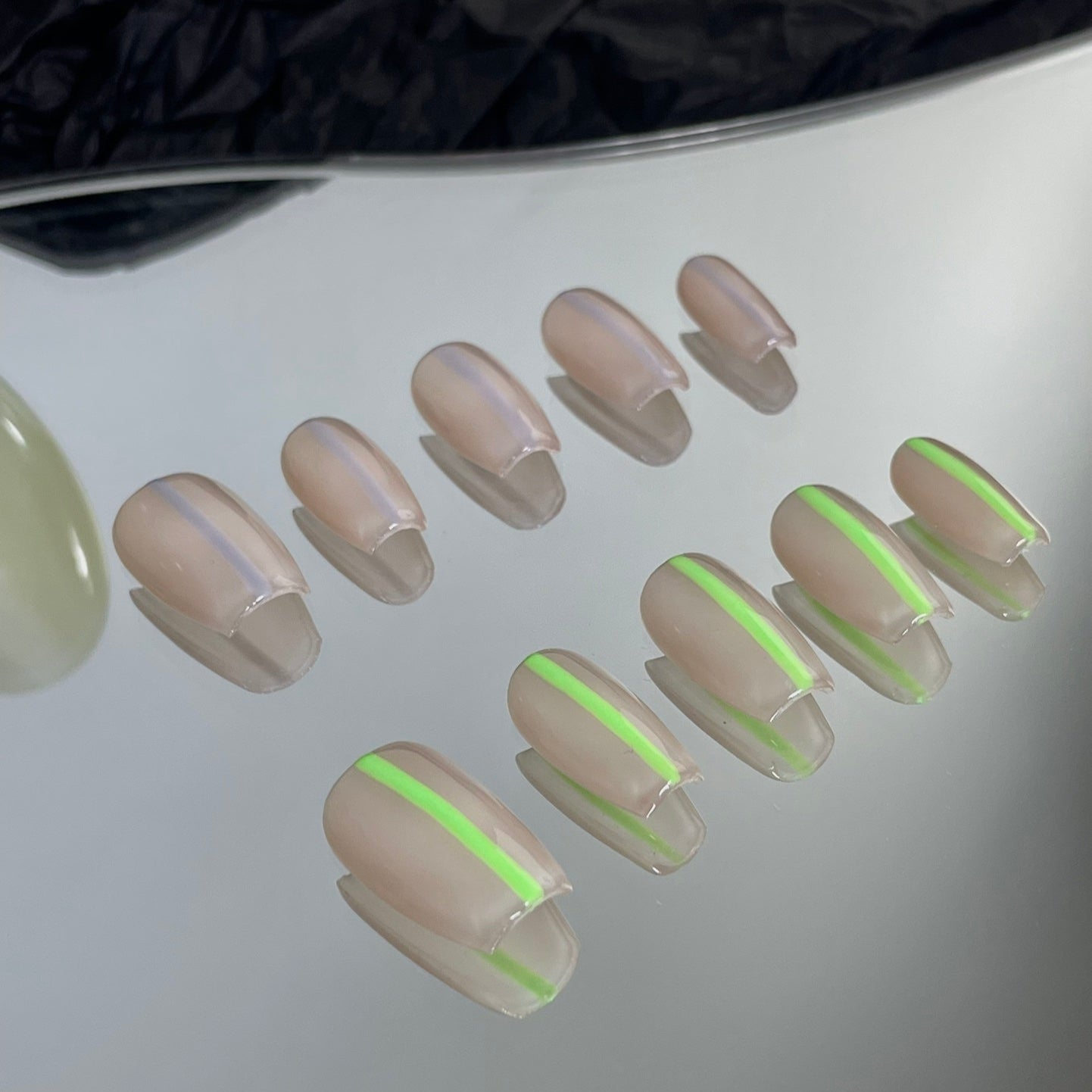 【Barely There】