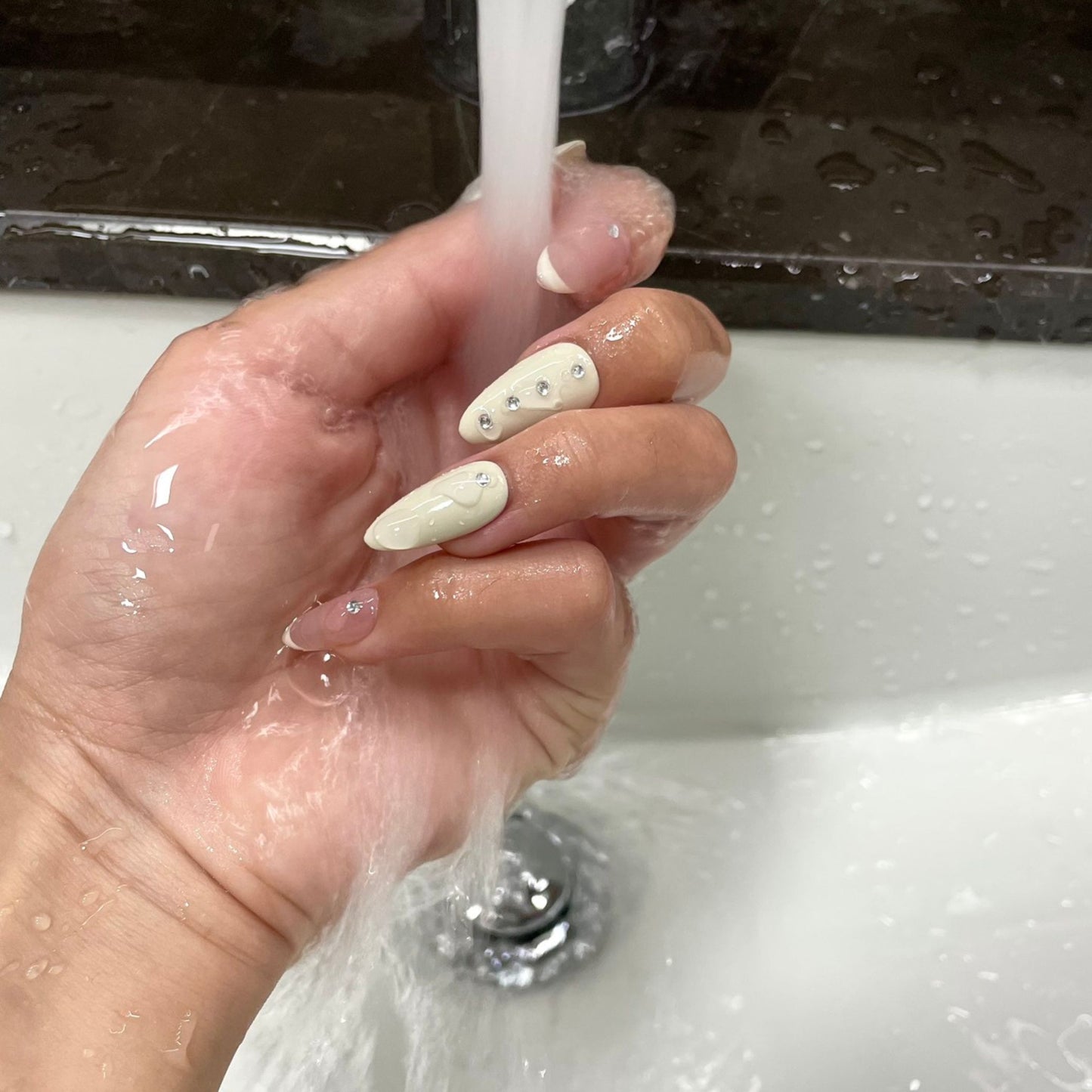 【Sunkissed Nails】
