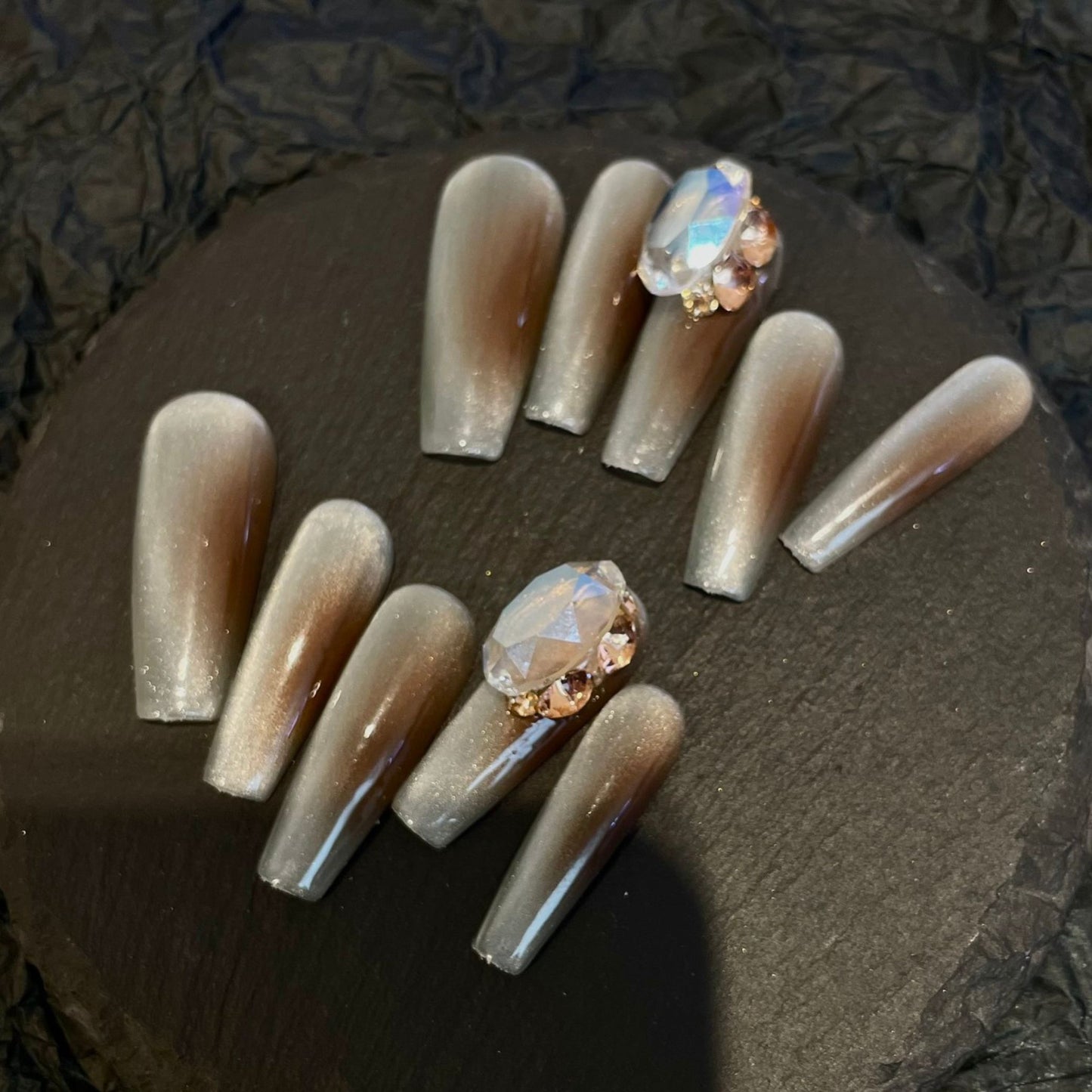 【Opulent Cat Eye】