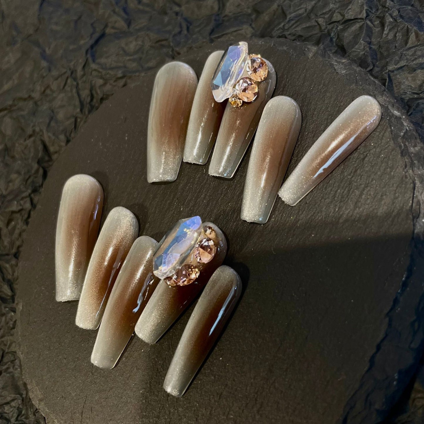 【Opulent Cat Eye】