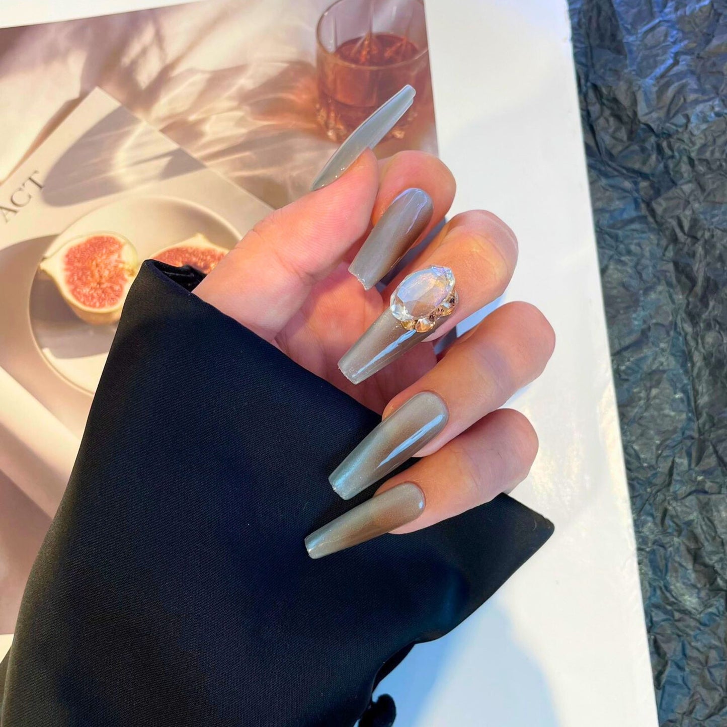 【Opulent Cat Eye】