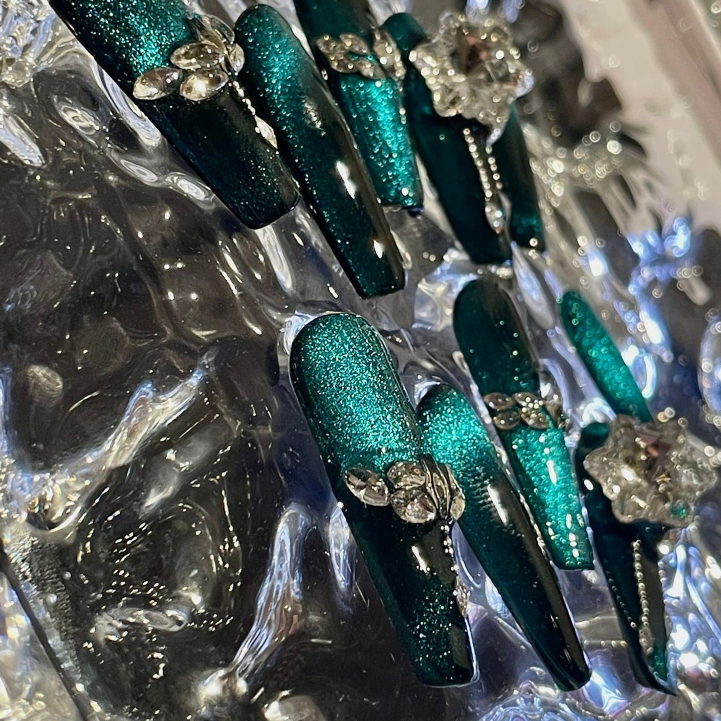 【Emerald Court】