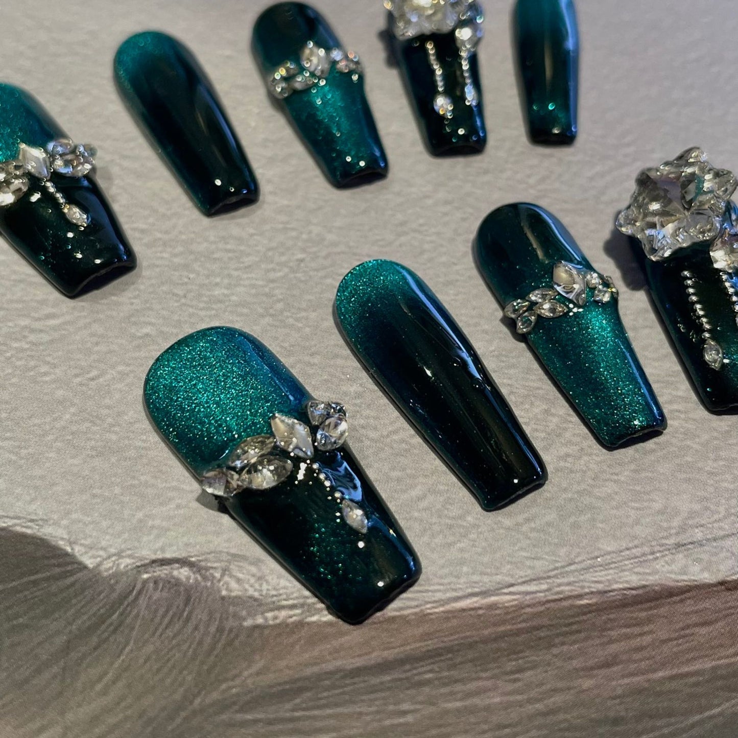【Emerald Court】